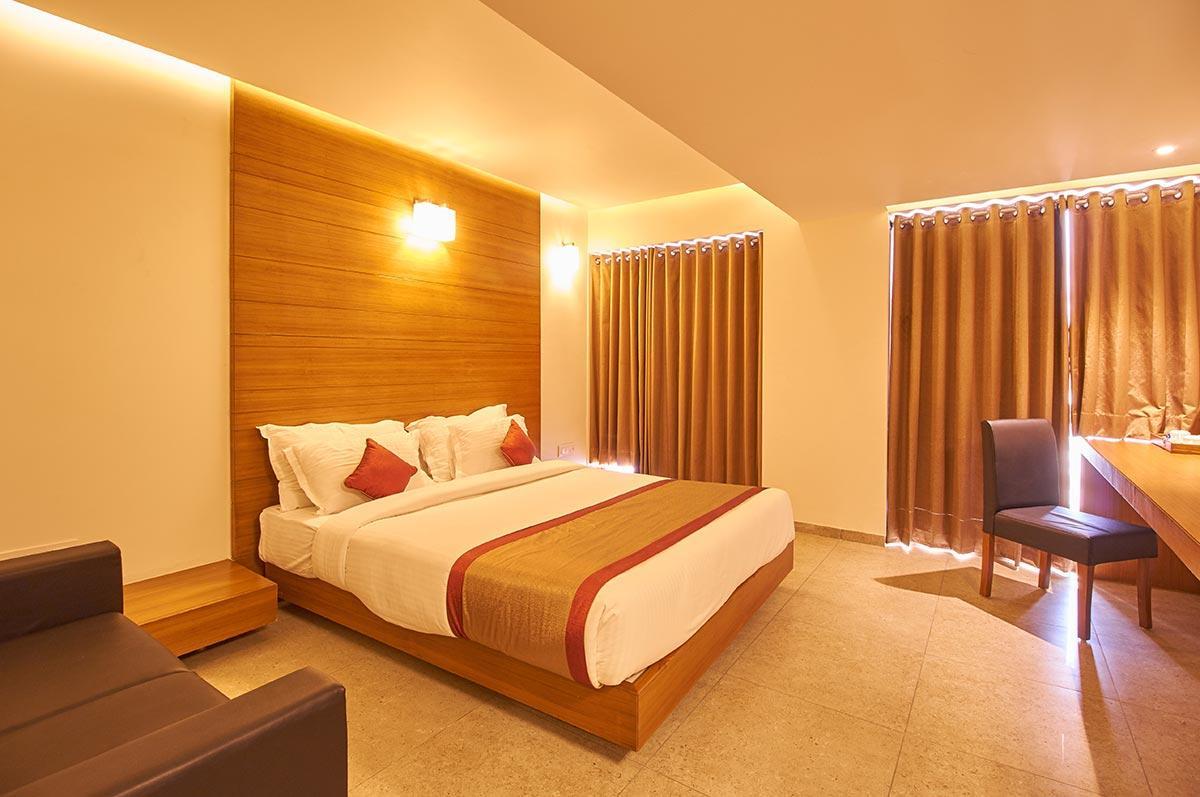 7 Wonders Hotel Gandhinagar Exterior photo