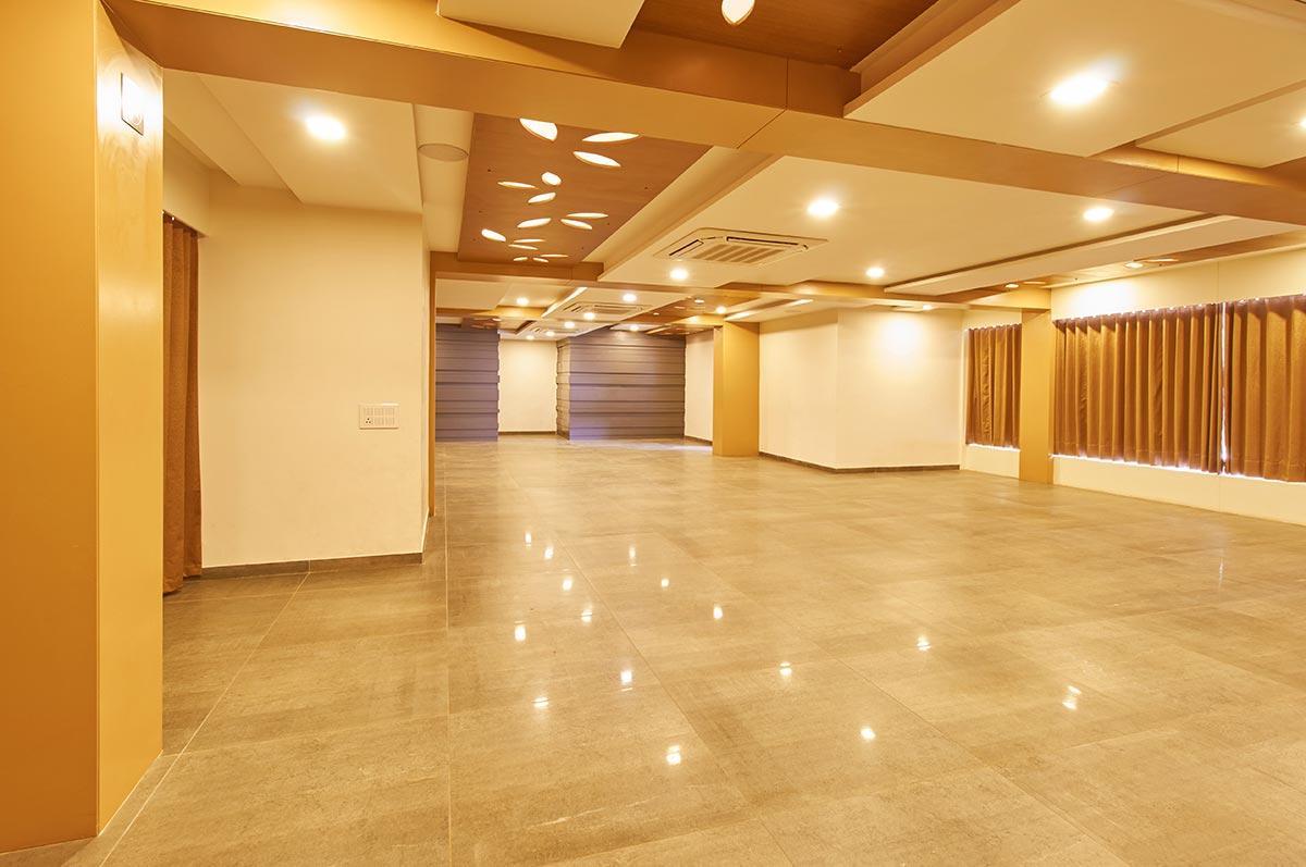 7 Wonders Hotel Gandhinagar Exterior photo