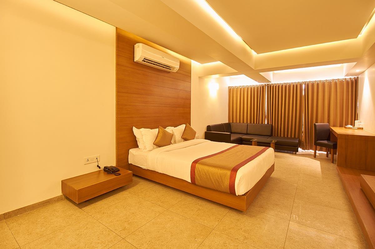 7 Wonders Hotel Gandhinagar Exterior photo